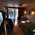 Pod Kasztanami *