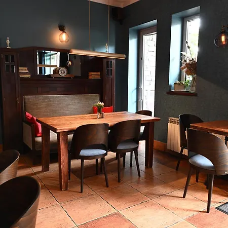 Pod Kasztanami ホームステイ